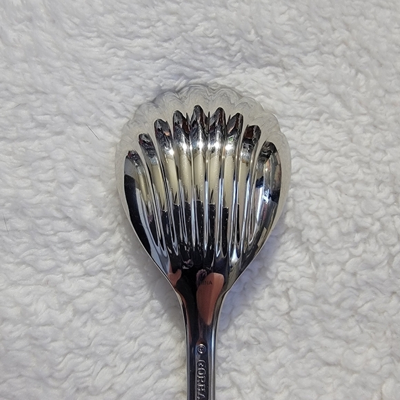 Gorham Crown Bead Stainless Steel 18/10 Silver Glossy Sugar Shell Spoon EUC - Picture 5 of 7